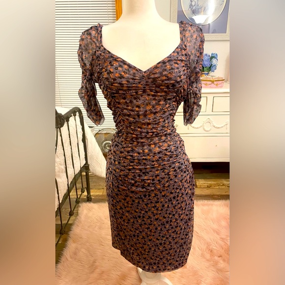 Beautiful 2-piece top and skirt, ruched to flatter your curves, floral, comfy! M - Picture 3 of 12